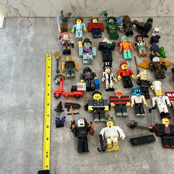 Roblox large lot of figurine toys - Picture 7 of 15